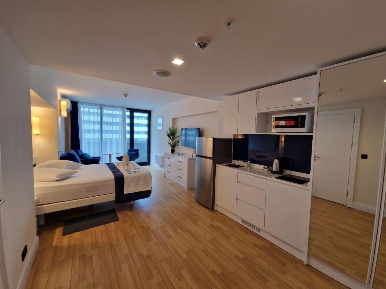 Batumi Orbi City Apart Hotel Экстерьер фото